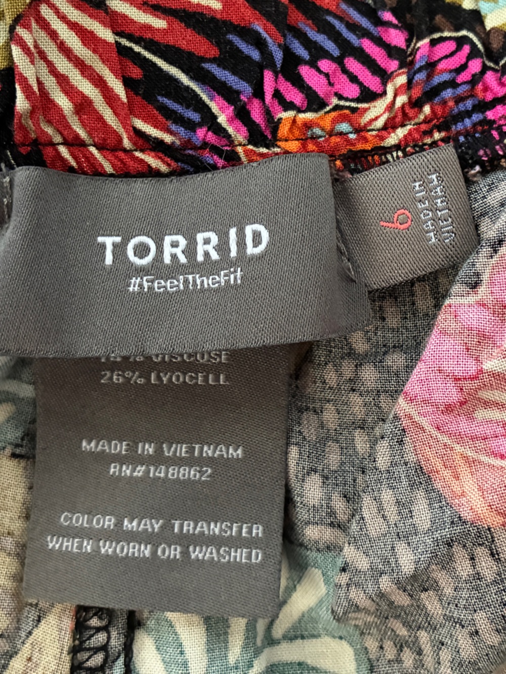 Torrid Multicolor Floral Smocked Waist Shorts Size 6 - Picture 6 of 6